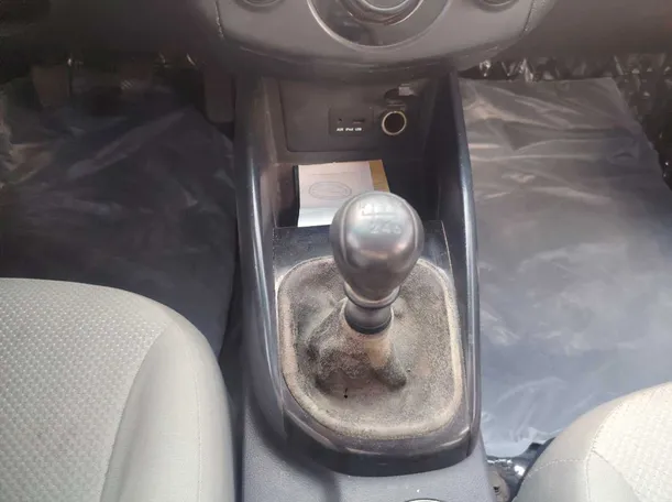 Car image 16