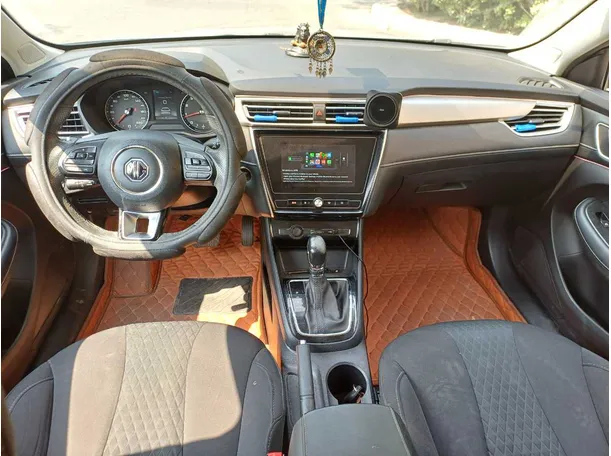 Car image 16