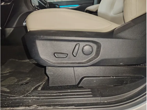 Car image 29