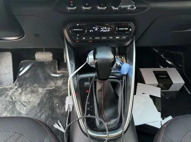 Car image 17