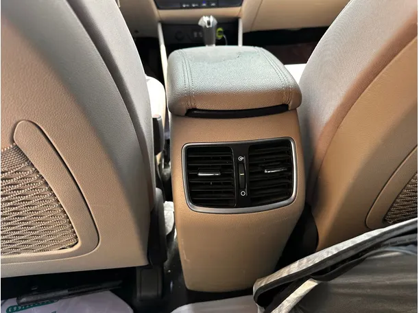 Car image 25