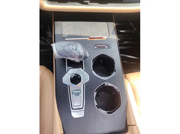 Car image 20