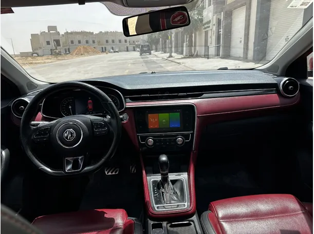 Car image 16