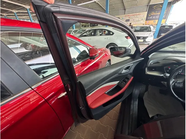 Car image 8