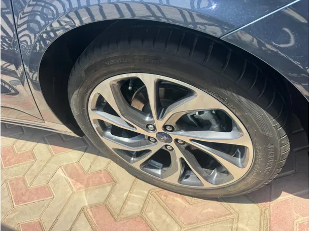 Car image 6