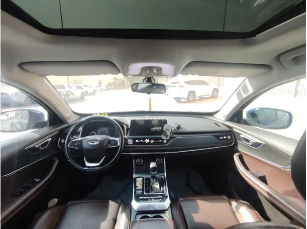 Car image 18