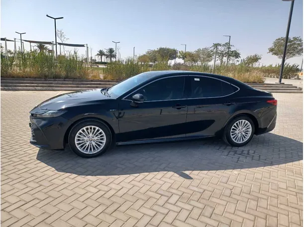 Car image 8