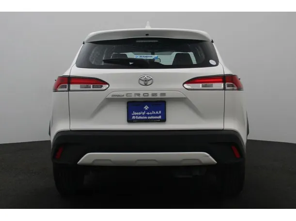Car image 12