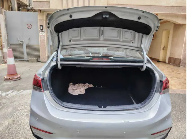 Car image 31