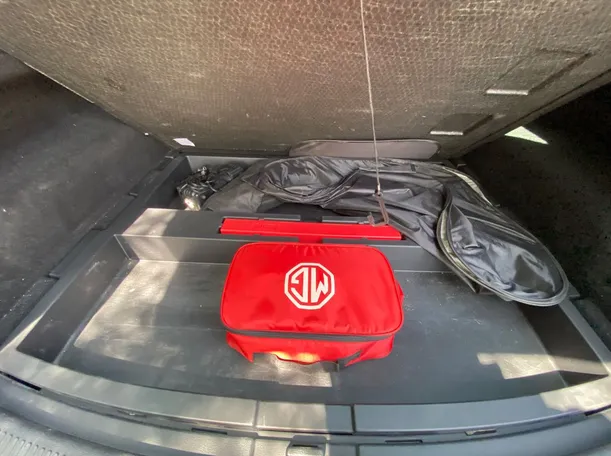 Car image 21
