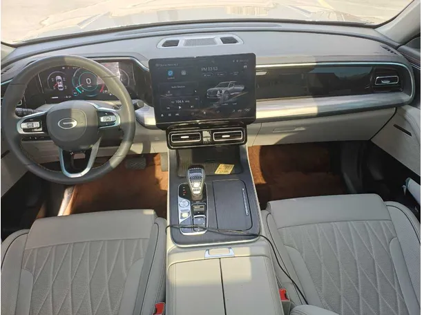 Car image 16