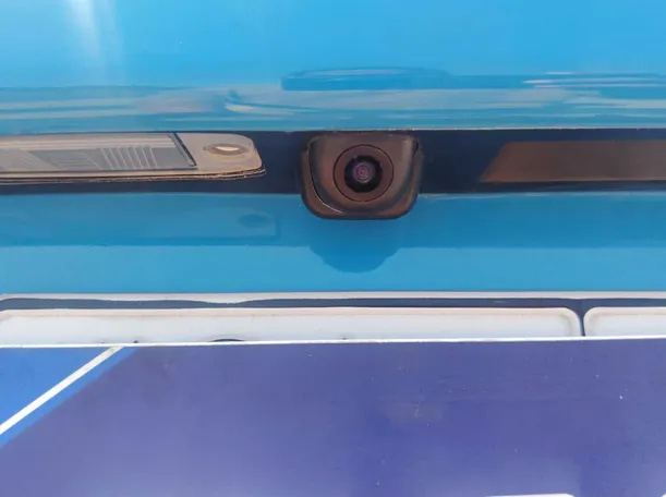 Car image 27