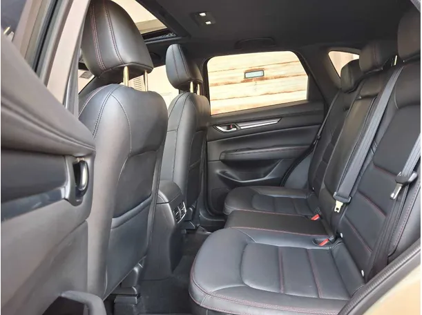 Car image 13
