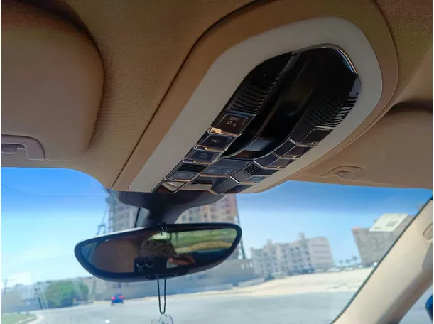 Car image 34