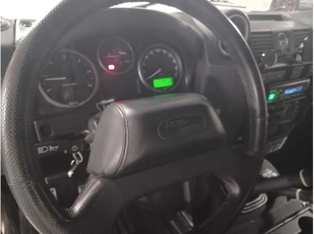 Car image 16