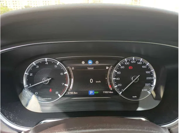 Car image 18