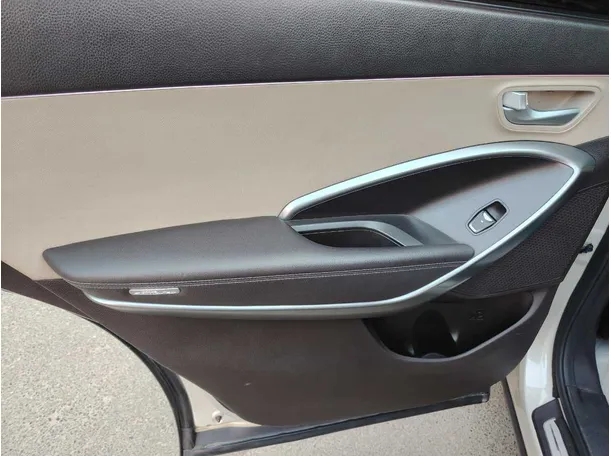 Car image 36