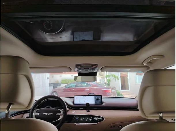Car image 16