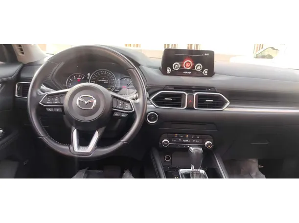 Car image 17