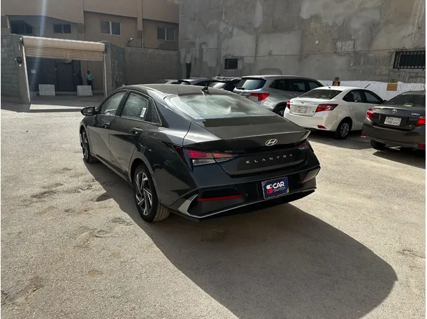 Car image 7