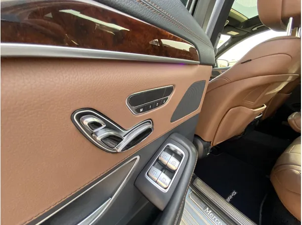Car image 26