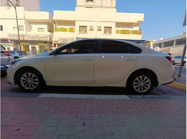 Car image 8