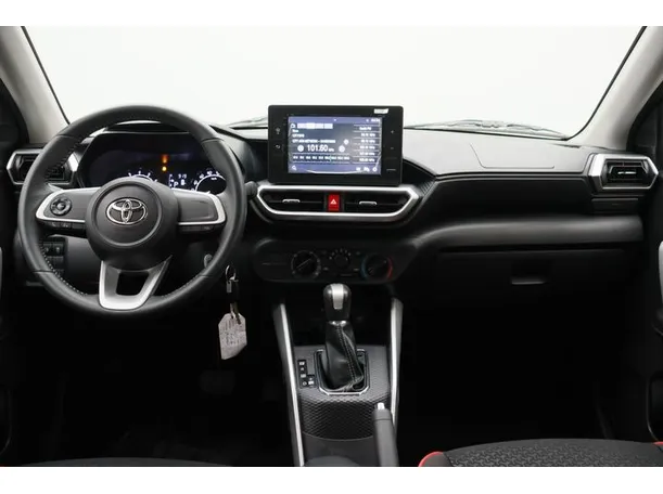 Car image 14