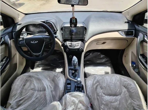 Car image 19