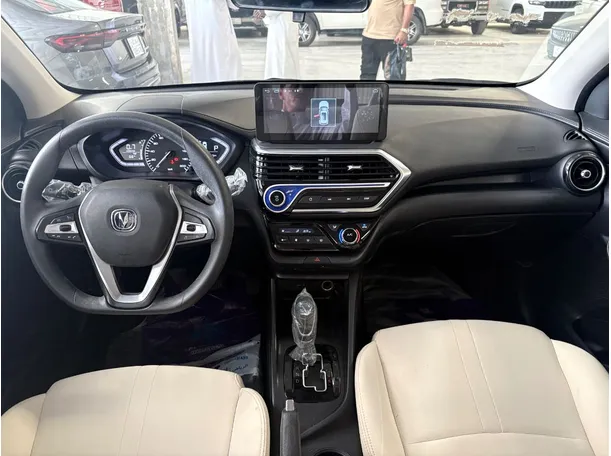 Car image 20
