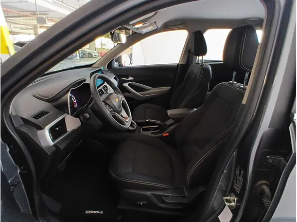 Car image 12
