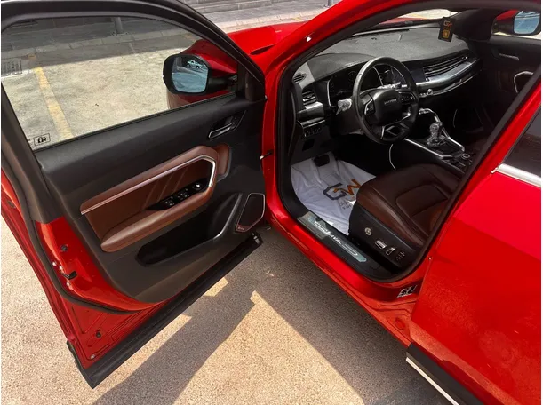 Car image 11