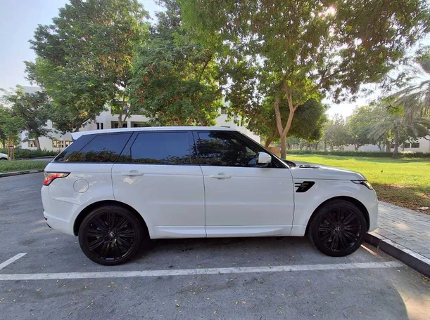Car image 8