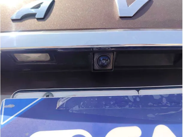 Car image 32