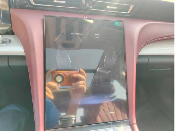Car image 27