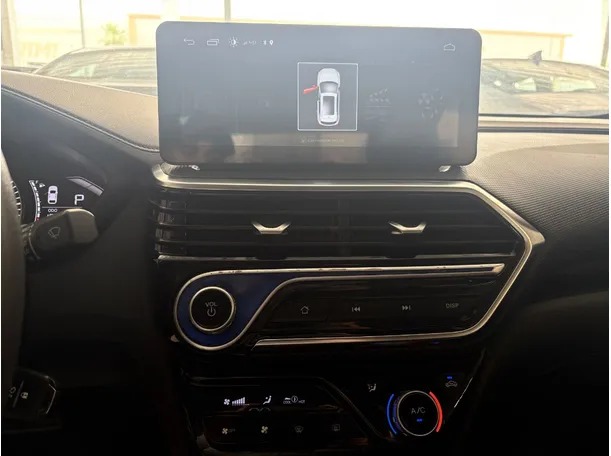 Car image 13