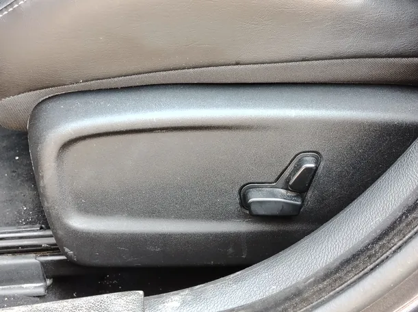 Car image 29