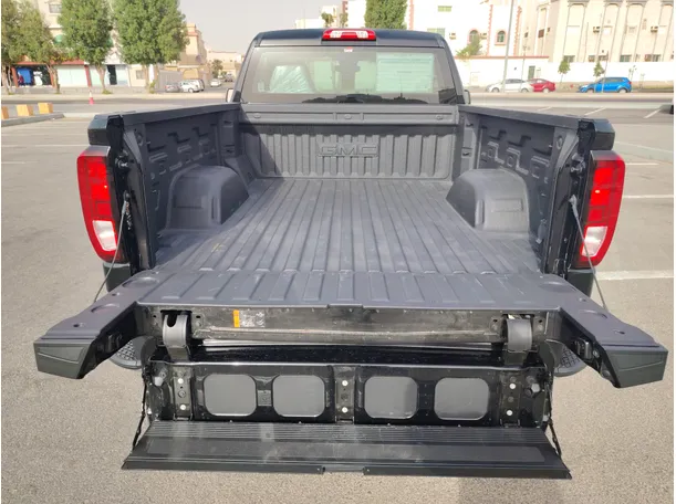 Car image 23