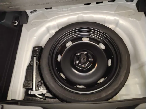 Car image 35