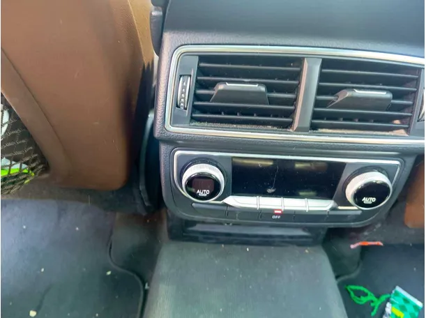 Car image 38