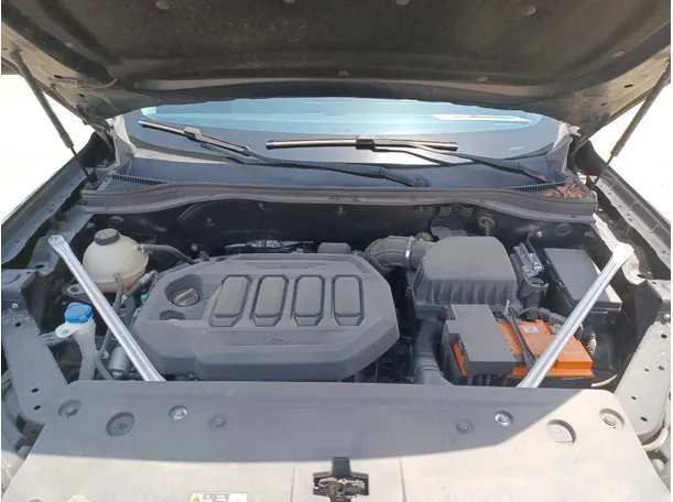 Car image 25