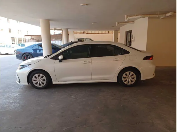 Car image 8