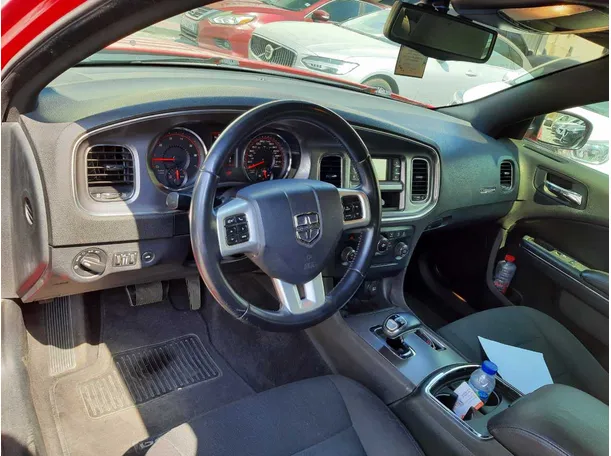 Car image 11