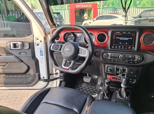 Car image 15