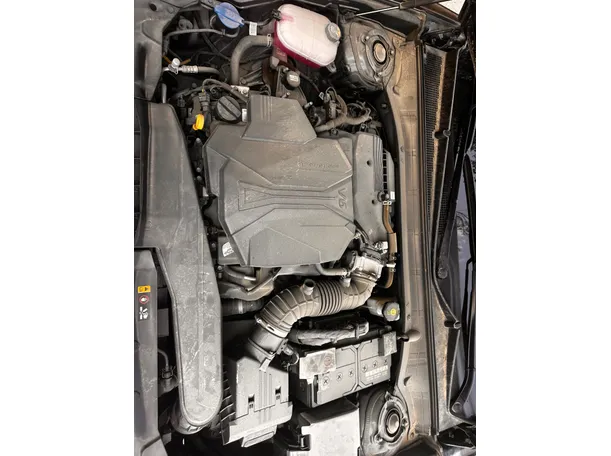 Car image 30