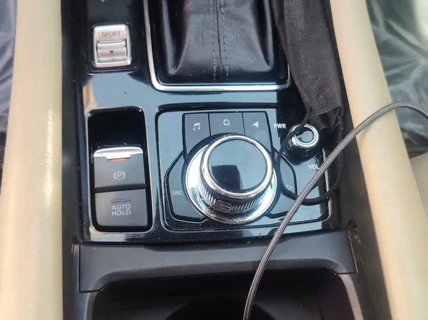 Car image 15