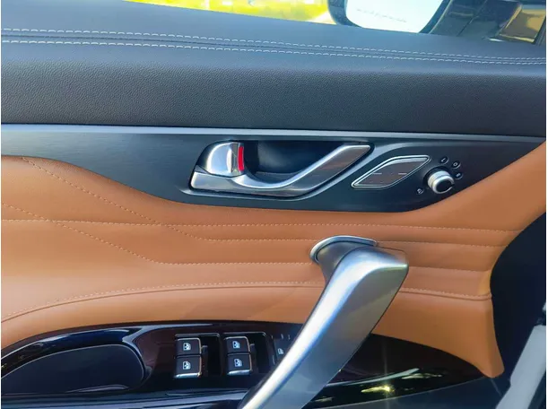 Car image 37