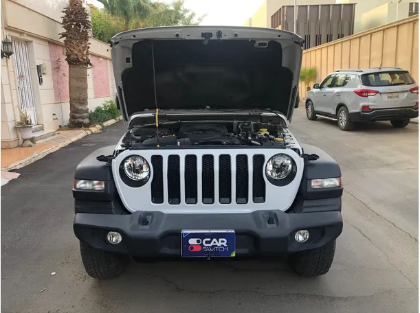 Car image 23