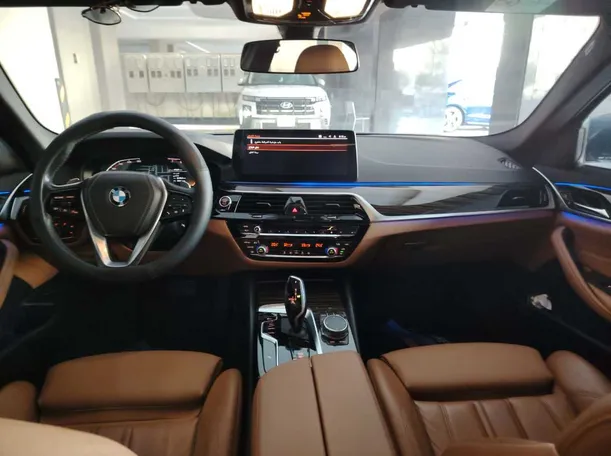 Car image 23