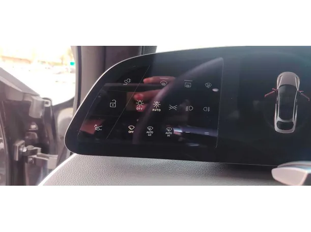 Car image 30