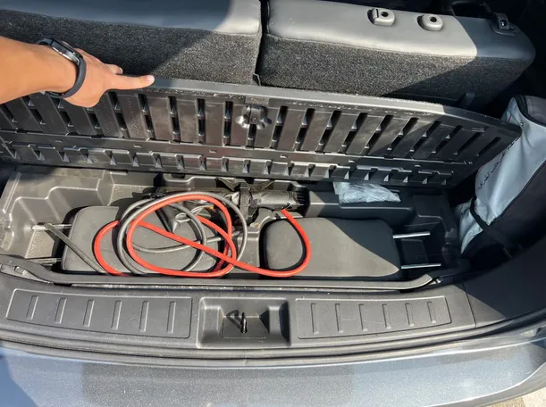 Car image 25